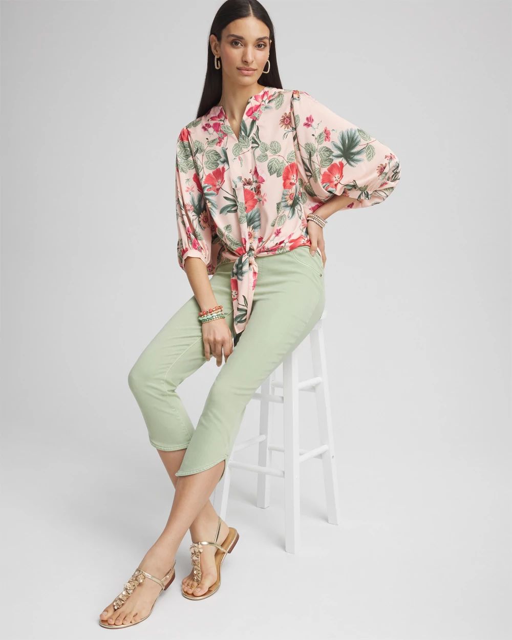 Pull-On Dolphin-Hemmed Capri Jeans