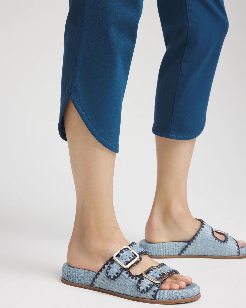Pull-On Dolphin-Hemmed Capri Jeans