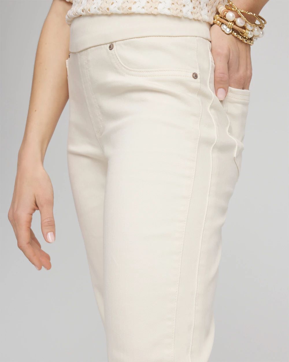 19 Pull-on Capri Jeans