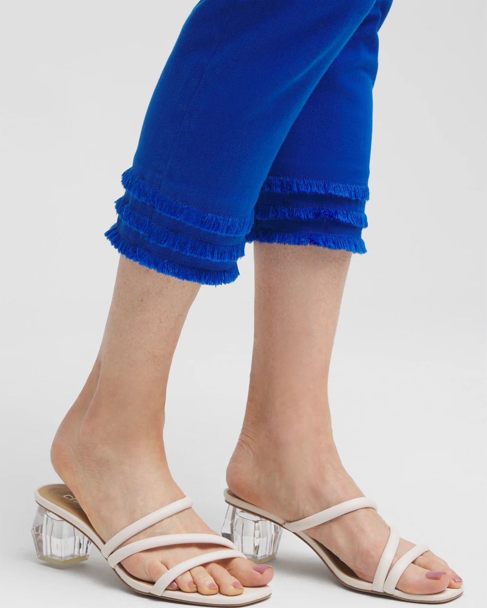 22 Triple Fray Pull-on Capris