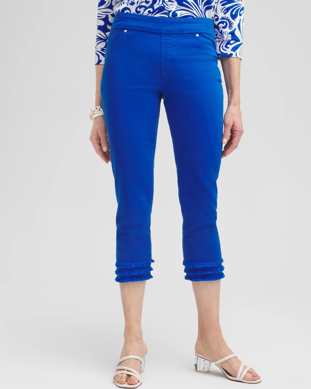22 Triple Fray Pull-on Capris