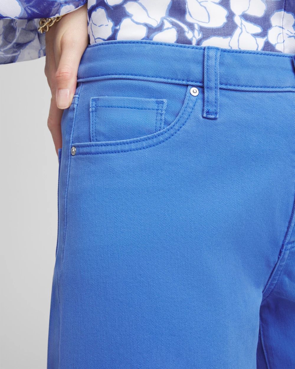Petite So Slimming® Wide-Leg Cropped Jeans